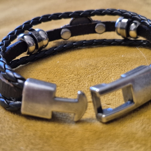 Giorgio ARMANi Black Leather With Metal Clasp - Picture 3 of 6